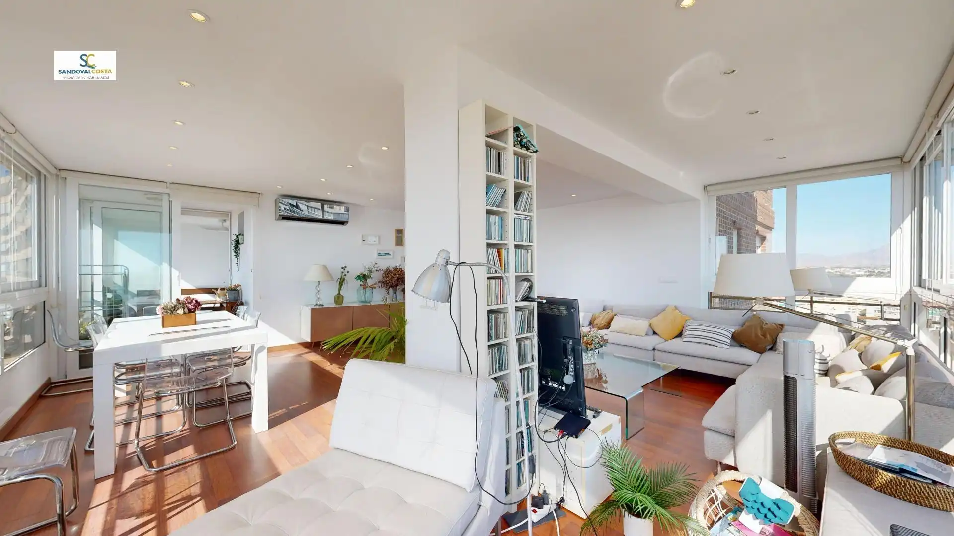 Wohnzimmer von Wohnung zum Verkauf in Alicante / Alacant mit Klimaanlage und Gemeinschaftspool