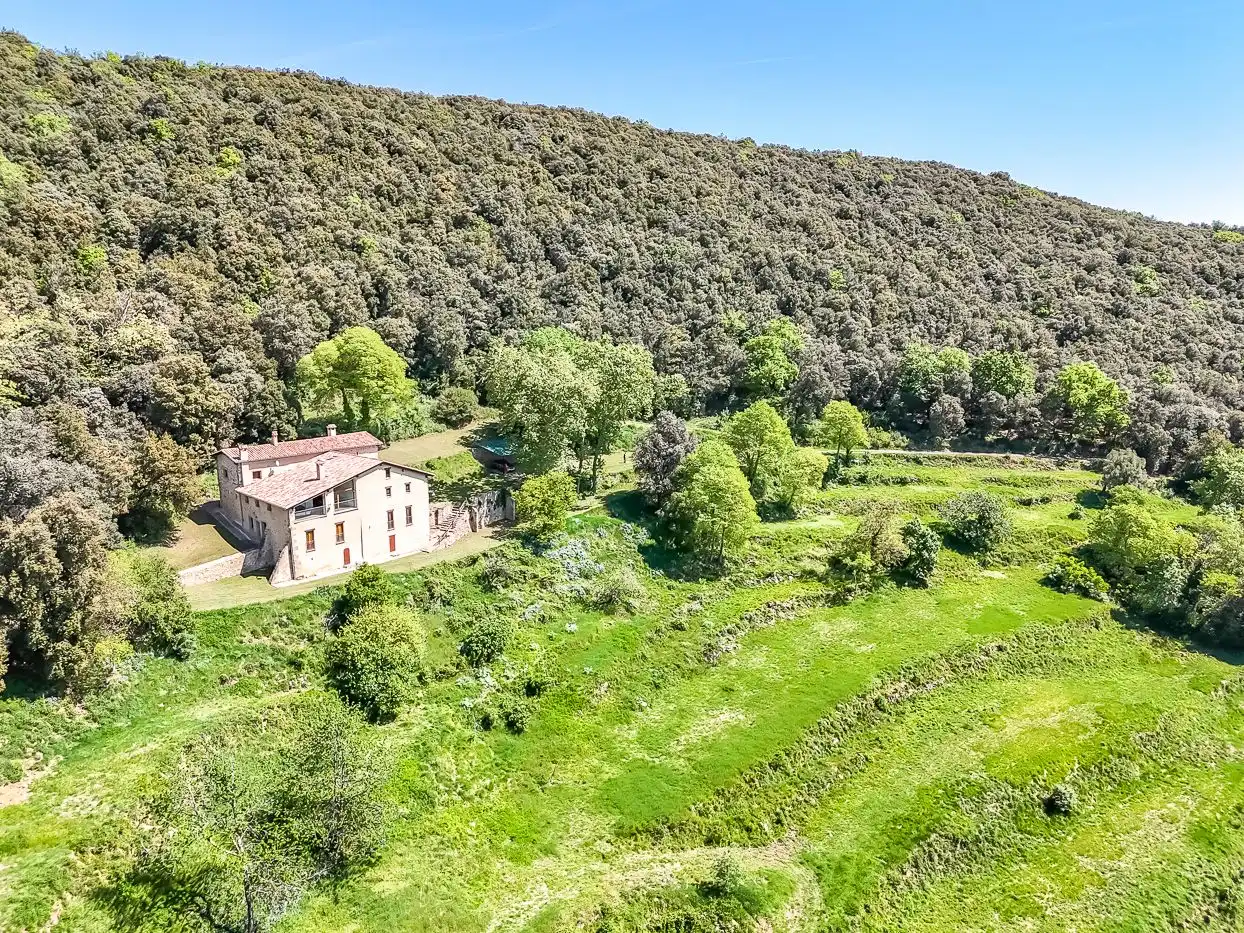 Casa rústica con jardín en venta en Sant Joan Les Fonts, imagen 9