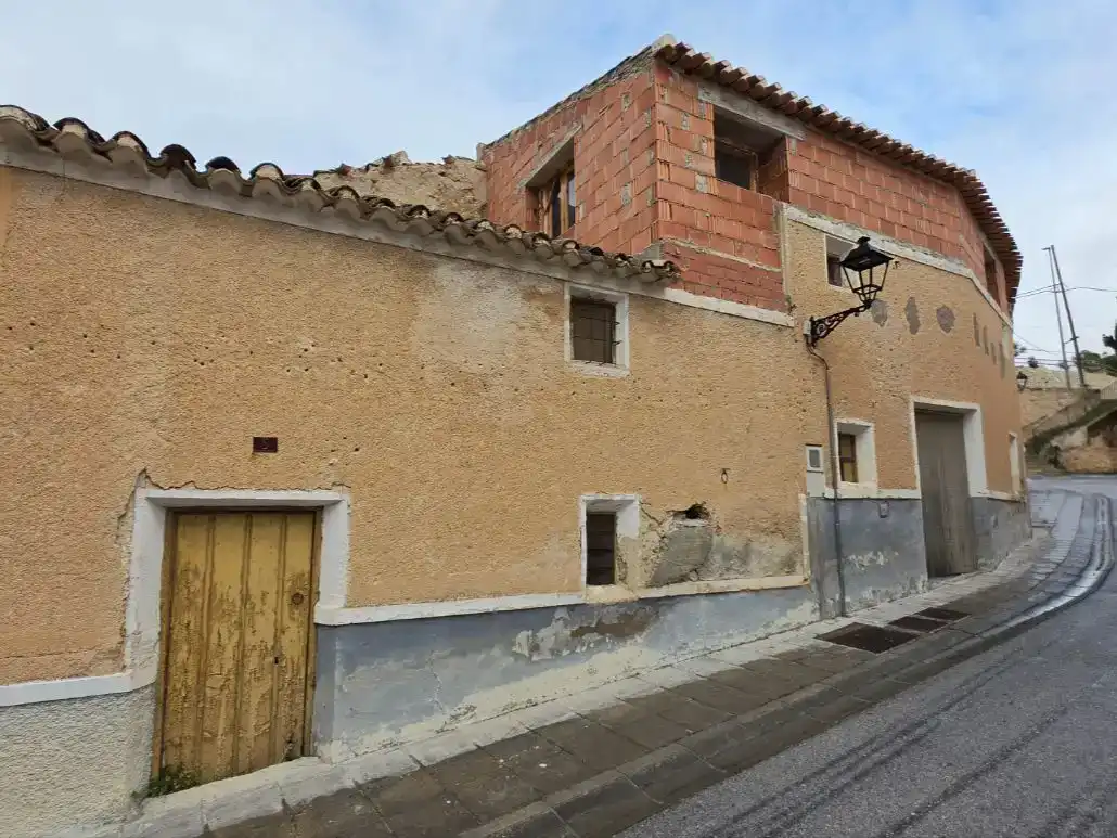 Vista exterior de Casa adosada en venda en Orce