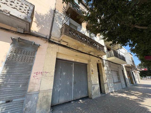 Local comercial en Venta en Avenida EXERCIT en Instituts - Universitat