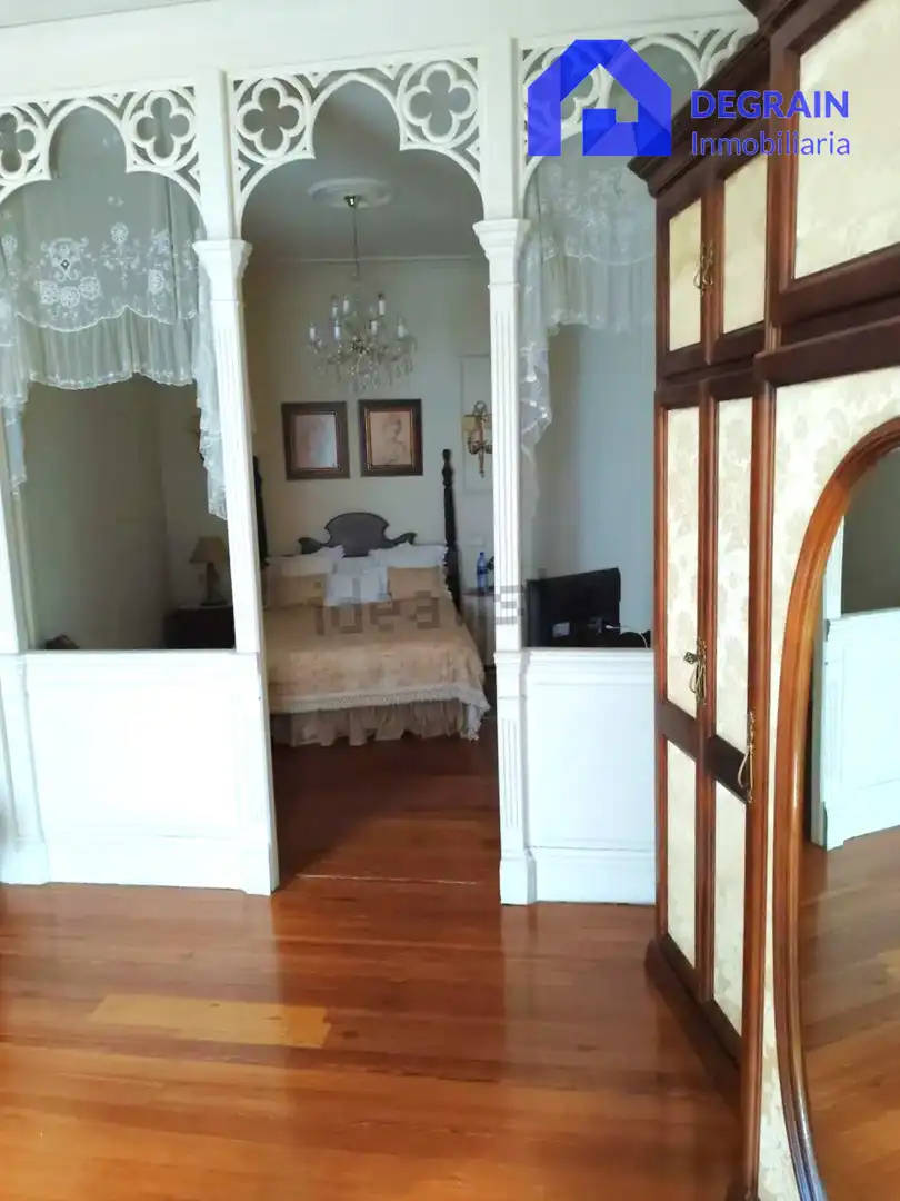 Habitación de Piso en venta en Oviedo  con Balcón