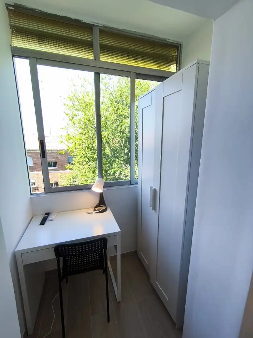 Habitación de Piso para compartir en Madrid con Calefacción, Amueblado y Horno