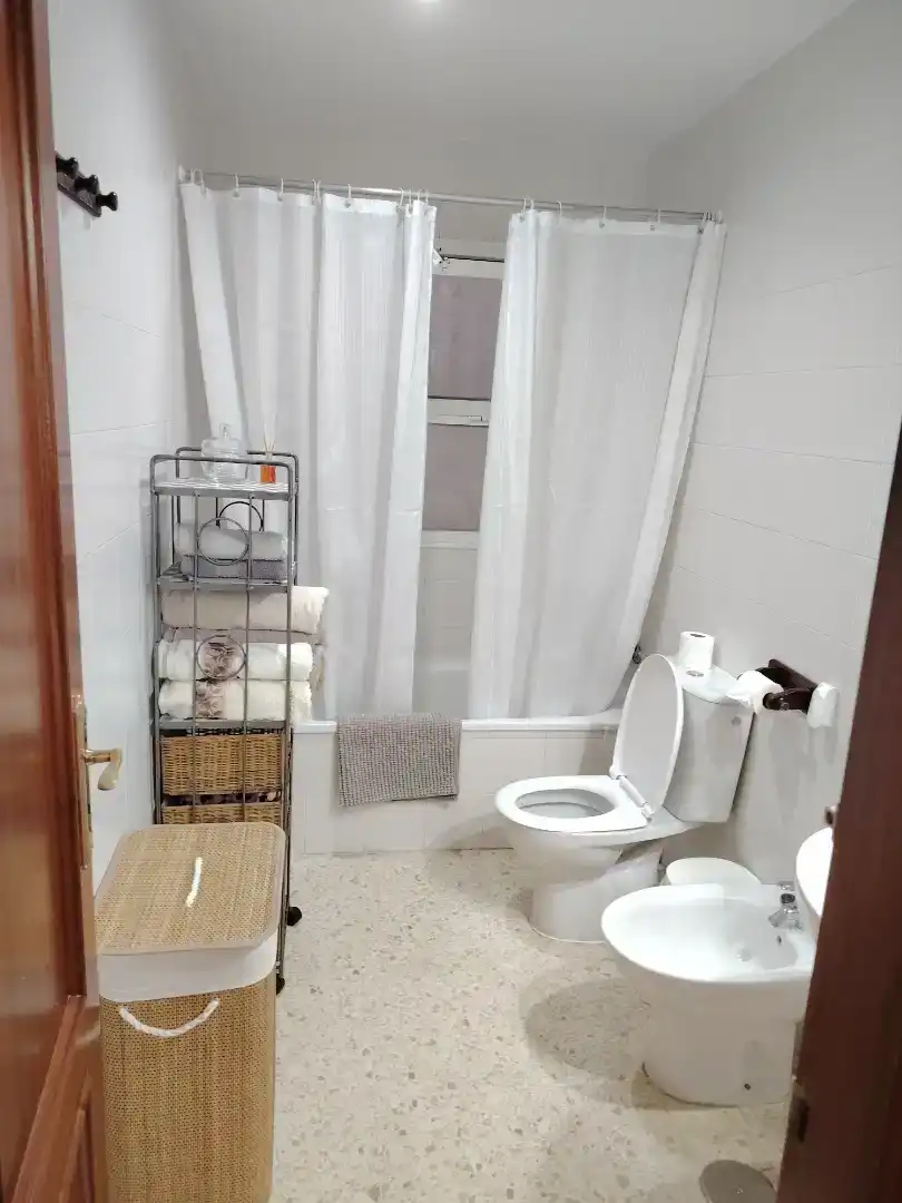 Bathroom of Flat for rent in Rota  with Air Conditioner, Furnished and Oven