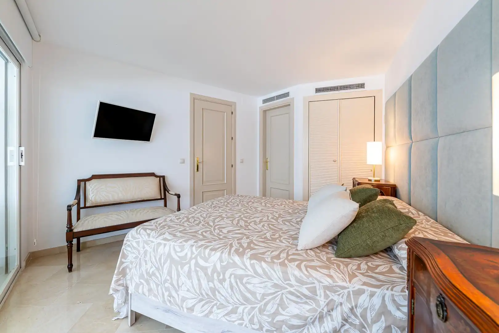 Habitación de Apartamento en venta en Benalmádena con Aire acondicionado, Calefacción y Terraza