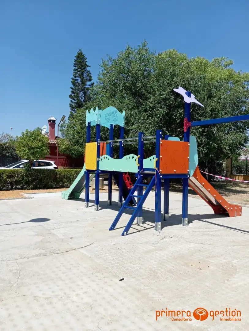 Chalet con piscina en venta en Carmona, imagen 4