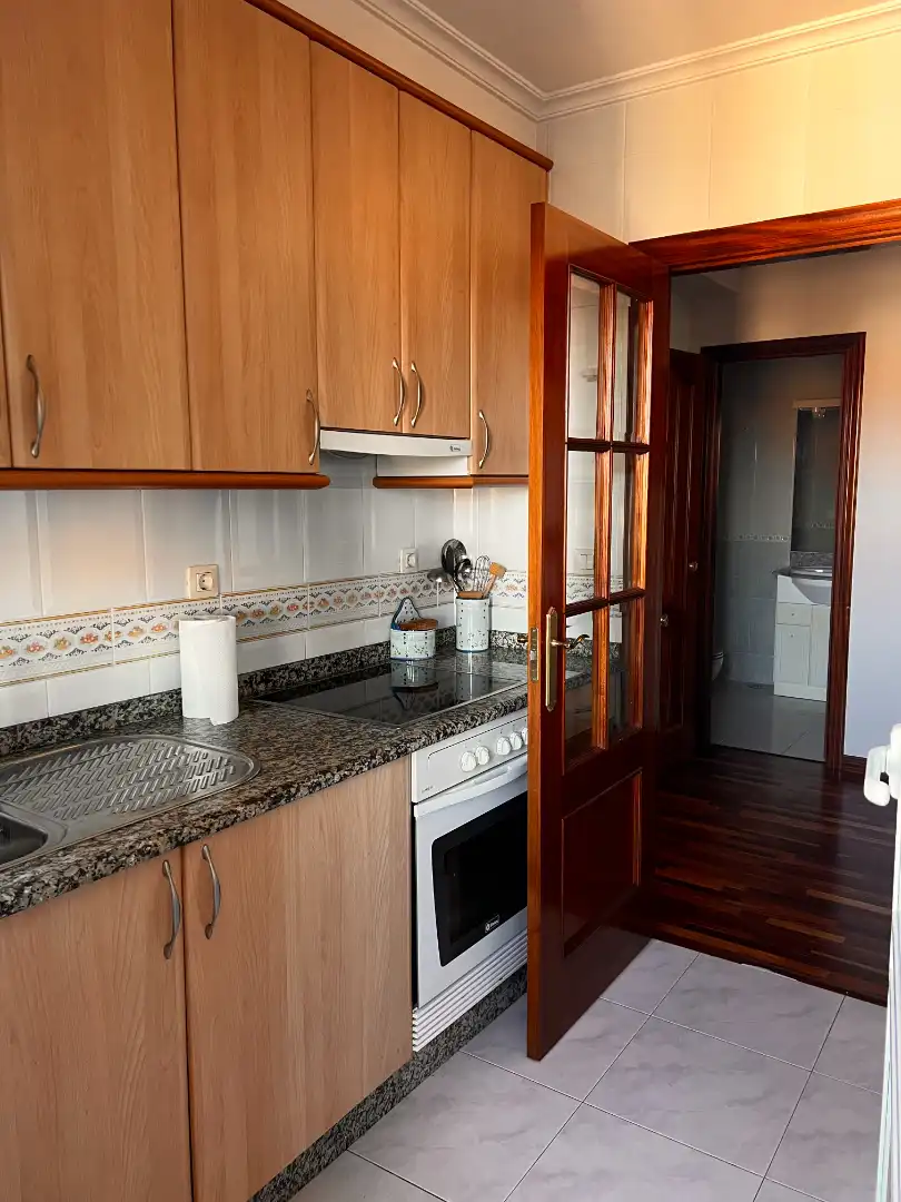 Cuina de Apartament en venda en Baiona amb Calefacció, Parquet i Moblat