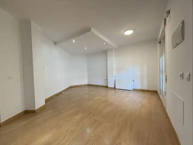 Casa adosada en venta en Badajoz con Terraza, Trastero y Balcón