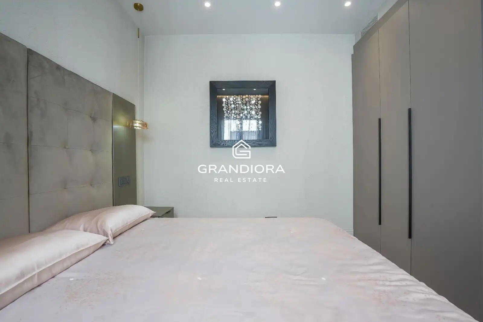Dormitori de Apartament de lloguer en Badalona amb Aire condicionat, Calefacció i Moblat