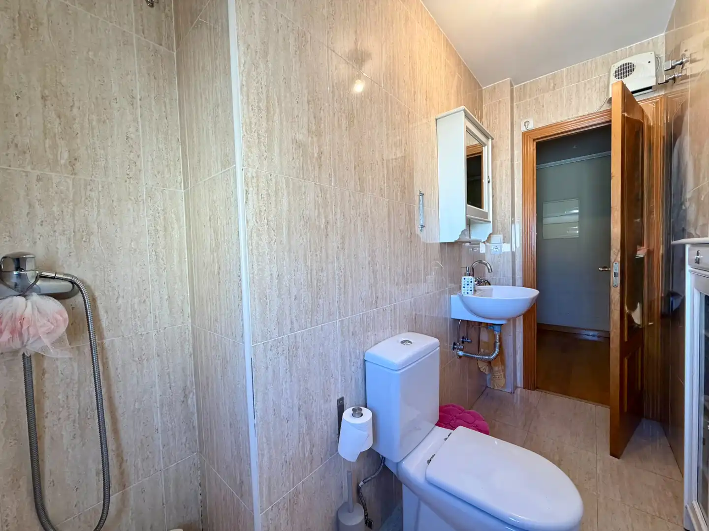Baño de Piso en venta en Ponferrada con Calefacción, Trastero y Amueblado