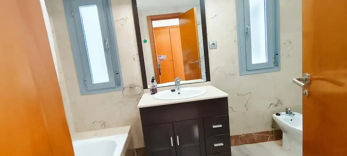 Badezimmer von Wohnungen zur Miete in Vera mit Klimaanlage, Terrasse und Möbliert