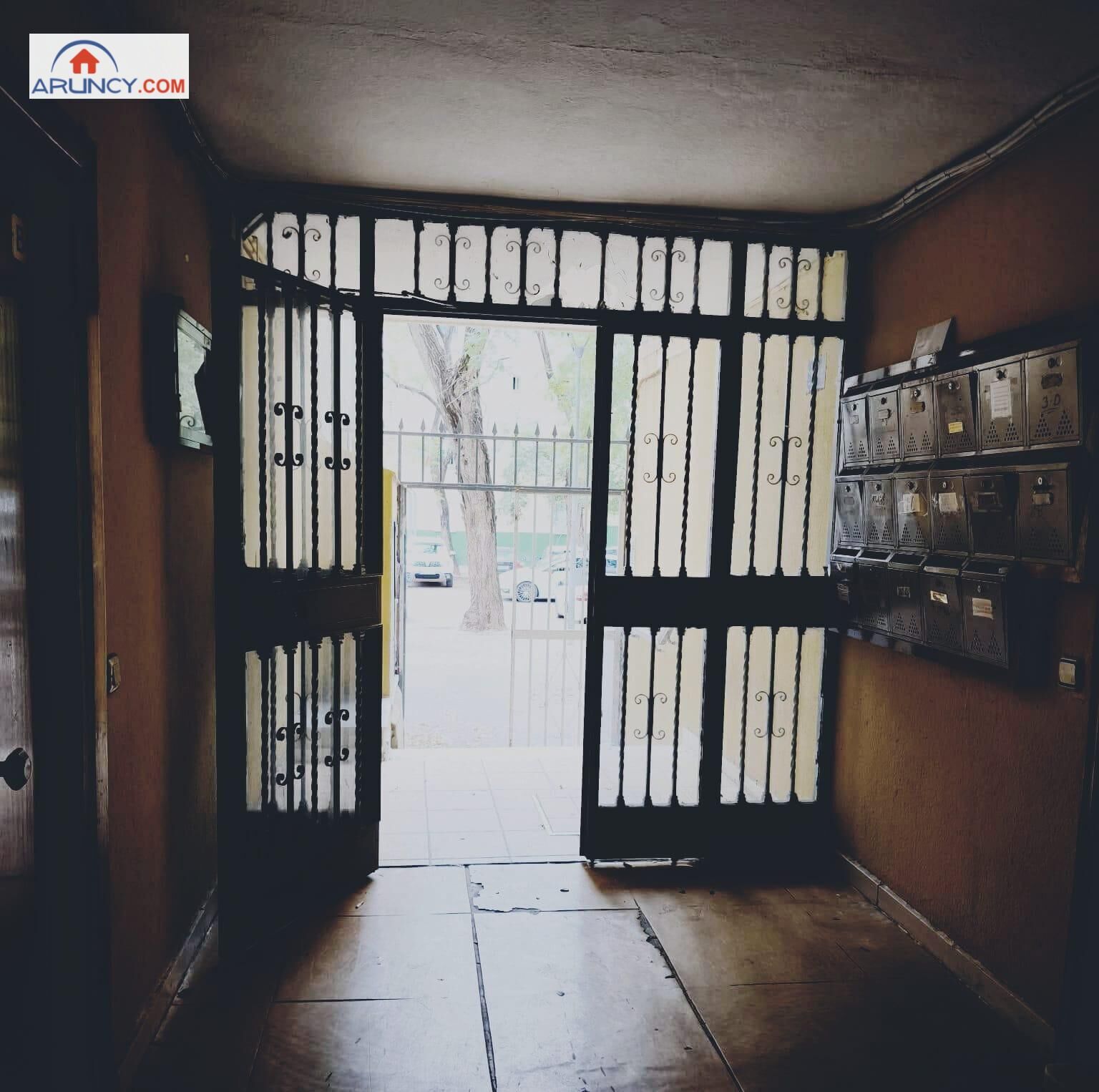 Flat for sale in  Sevilla Capital  with Air Conditioner, Terrace and Storage room