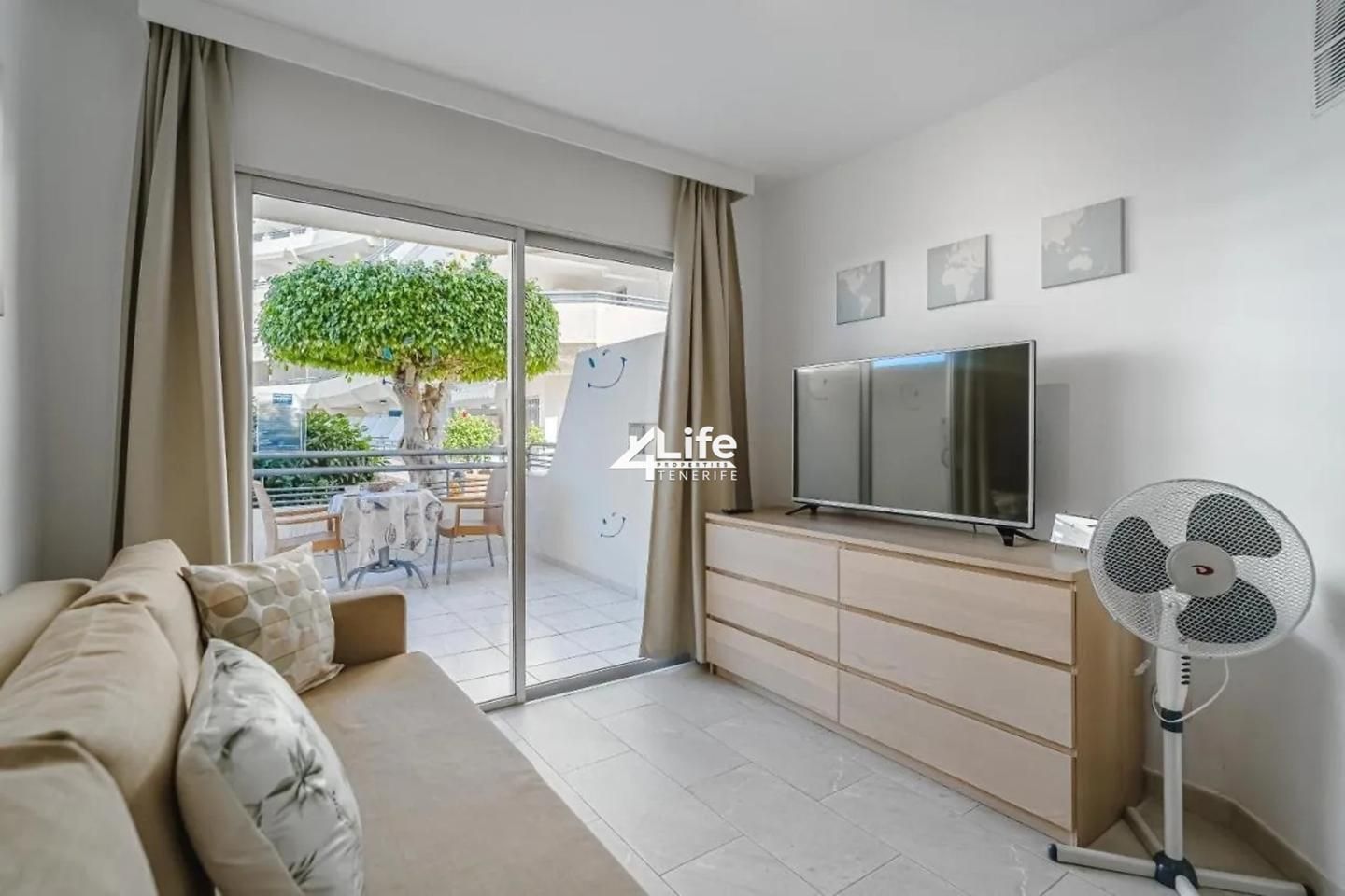 Habitación de Apartamento en venta en Adeje con Aire acondicionado, Terraza y Amueblado