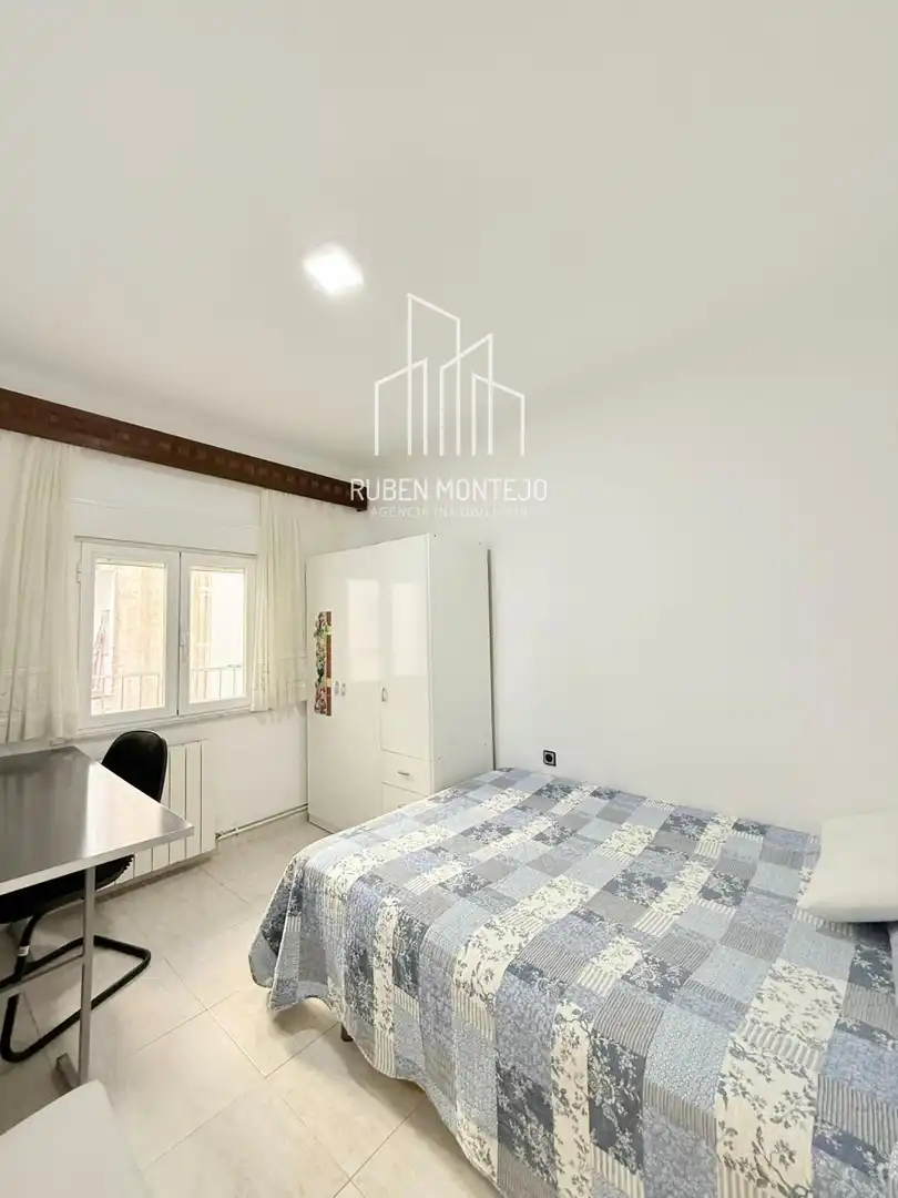 Bedroom of Flat for rent in Salamanca  with Heating, Terrace and Furnished