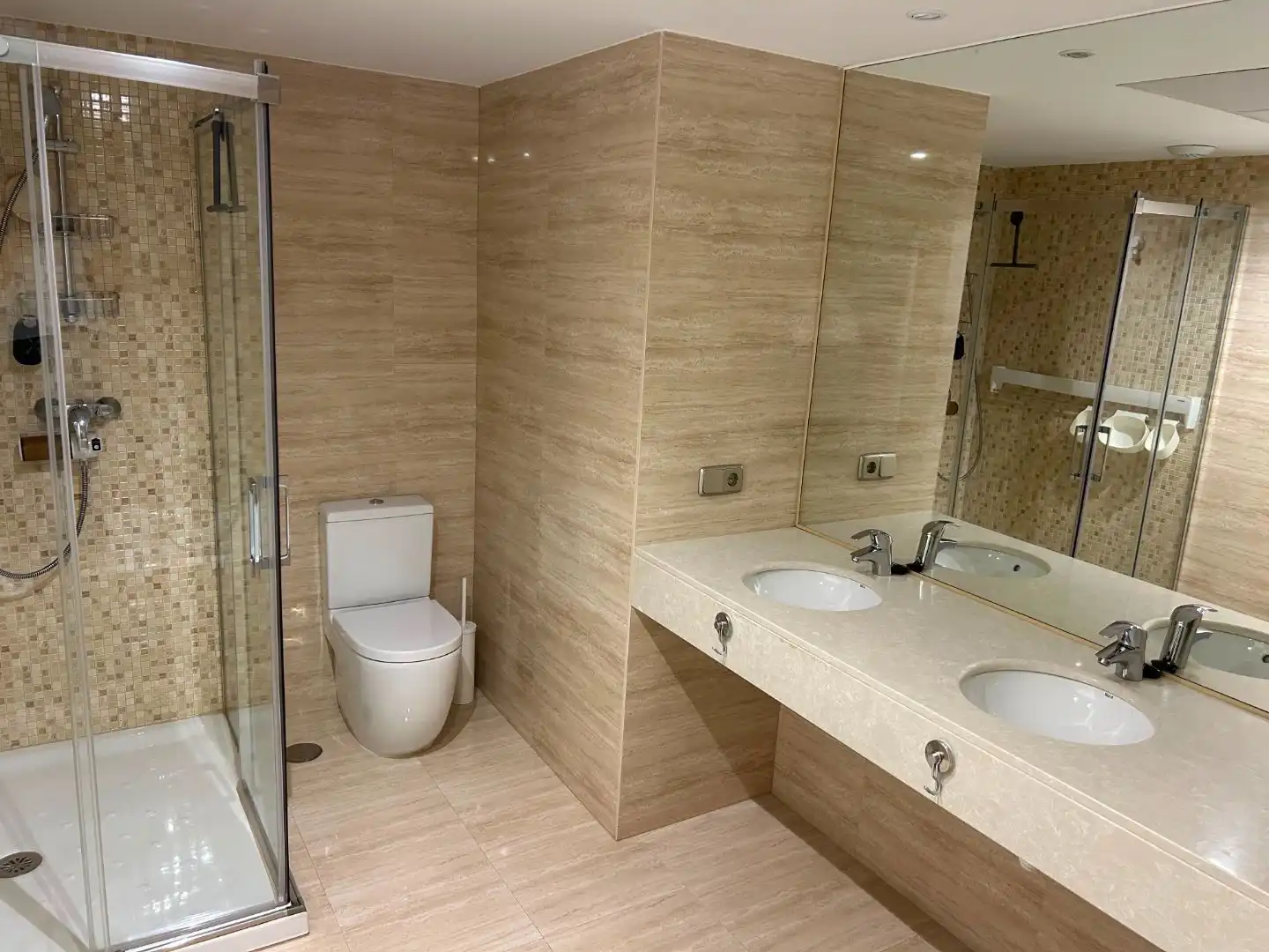 Bathroom of Flat for sale in Aldeatejada  with Air Conditioner, Heating and Private garden
