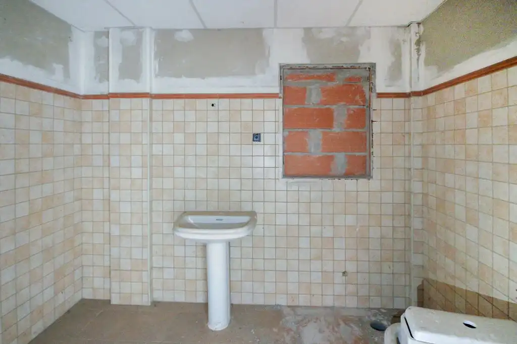 Badezimmer von Gebäude zum Verkauf in Olivella