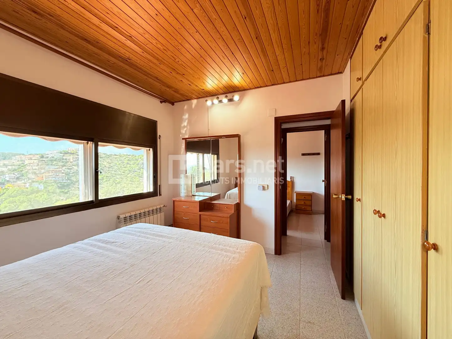 Schlafzimmer von Einfamilien-Reihenhaus zum Verkauf in Cubelles mit Klimaanlage, Heizung und Privatgarten