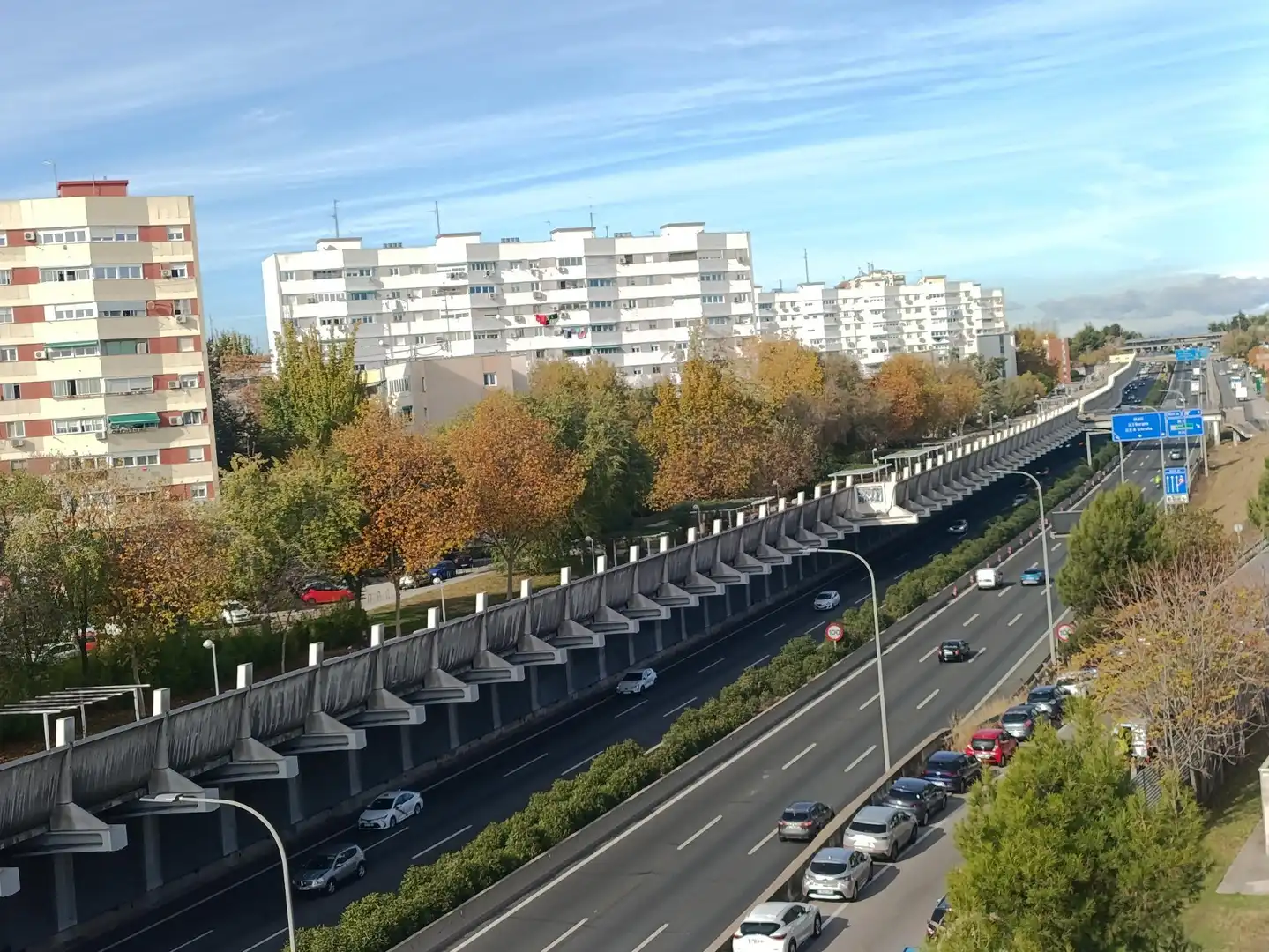 Vista exterior de Nave industrial en venta en Madrid