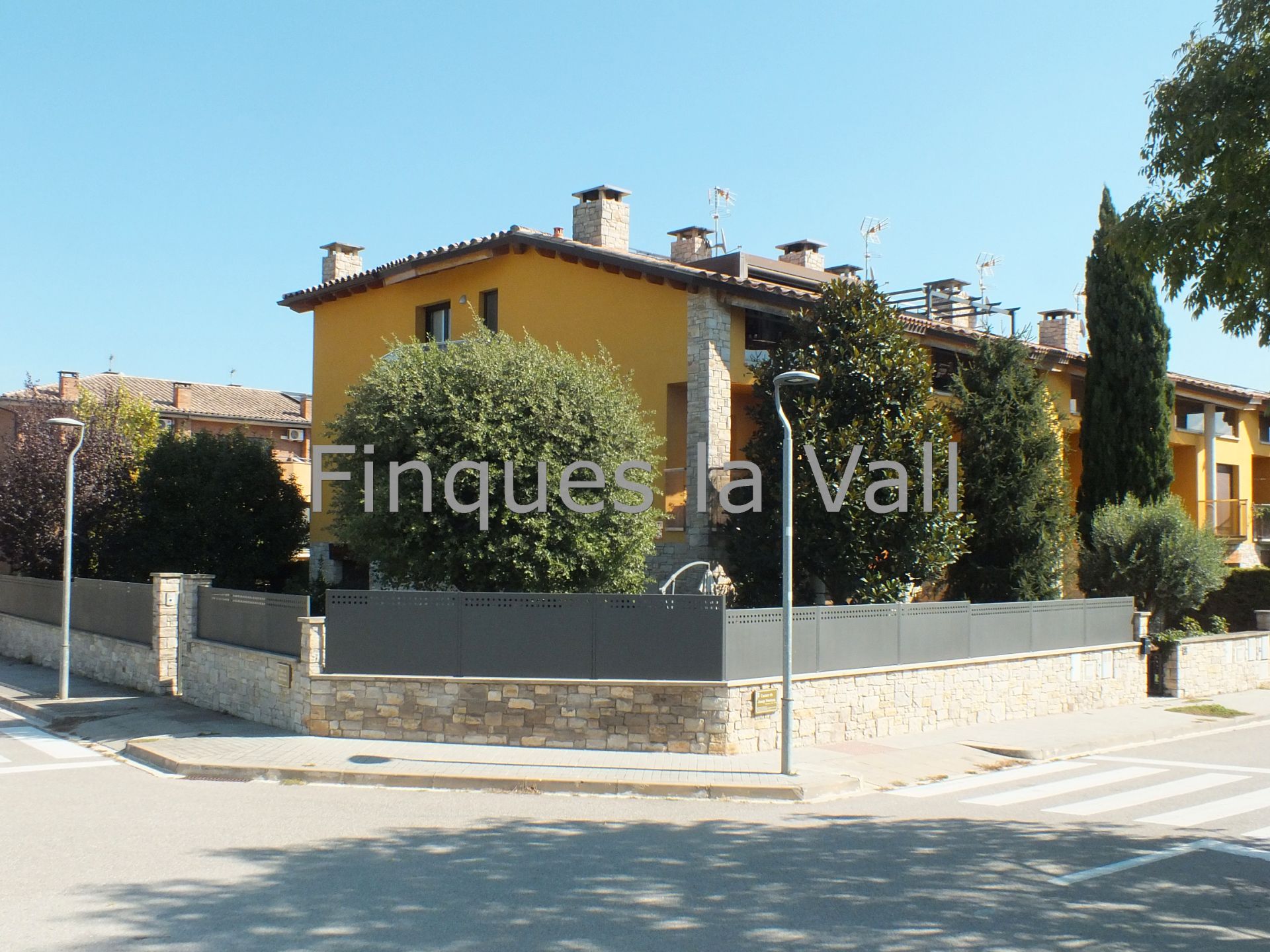 Vista exterior de Casa o xalet en venda en Tona amb Calefacció, Jardí privat i Parquet