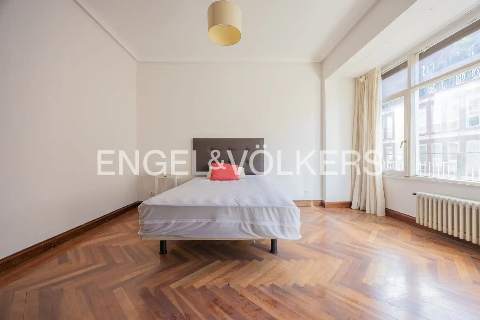 Habitación de Piso en venta en Bilbao  con Calefacción, Terraza y Trastero