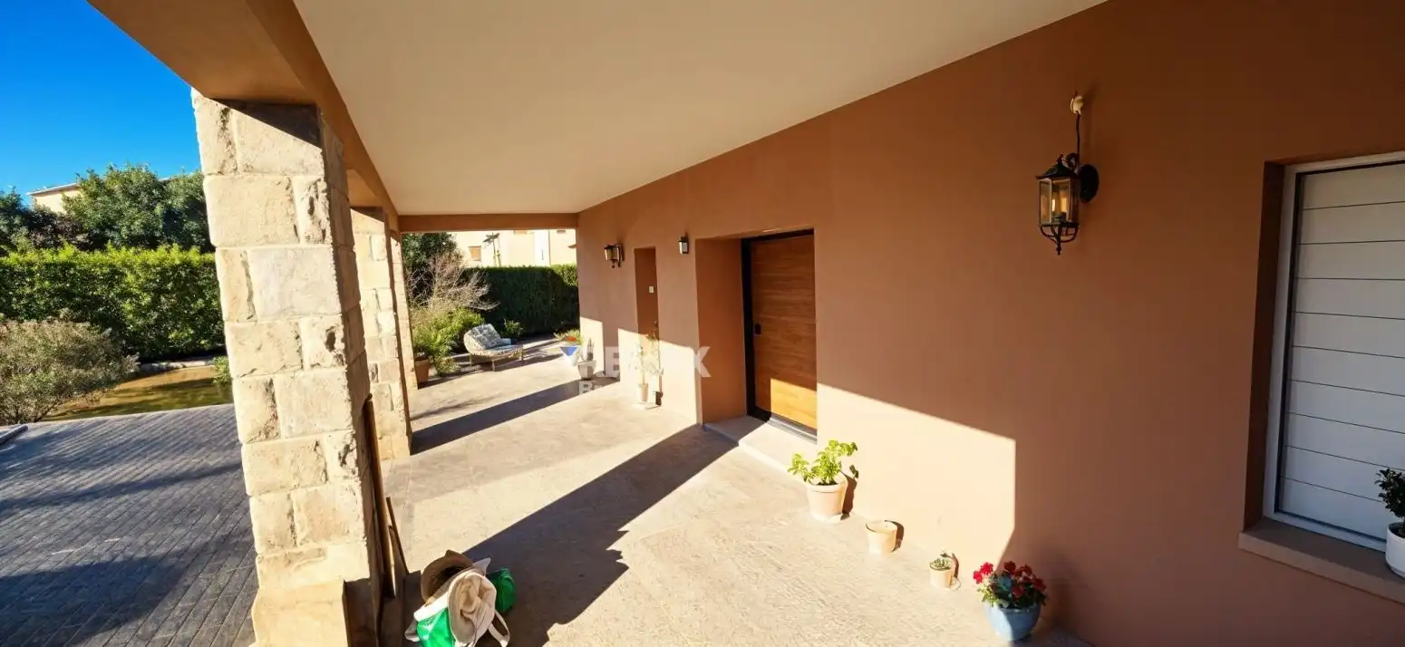 Casa adosada en venta en Celrà con Aire acondicionado, Jardín privado y Terraza