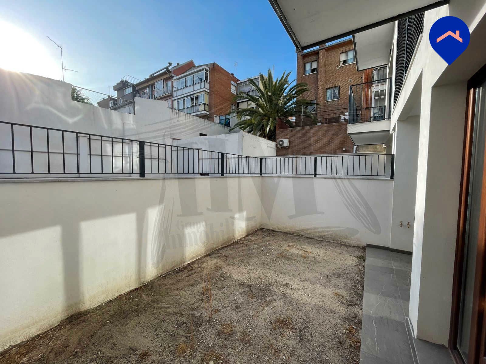 Exterior view of Flat for sale in  Madrid Capital  with Heating, Parquet flooring and Storage room