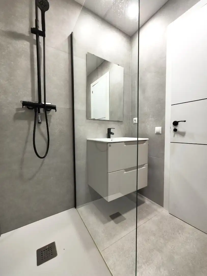 Bathroom of Buildings for sale in Barcelona