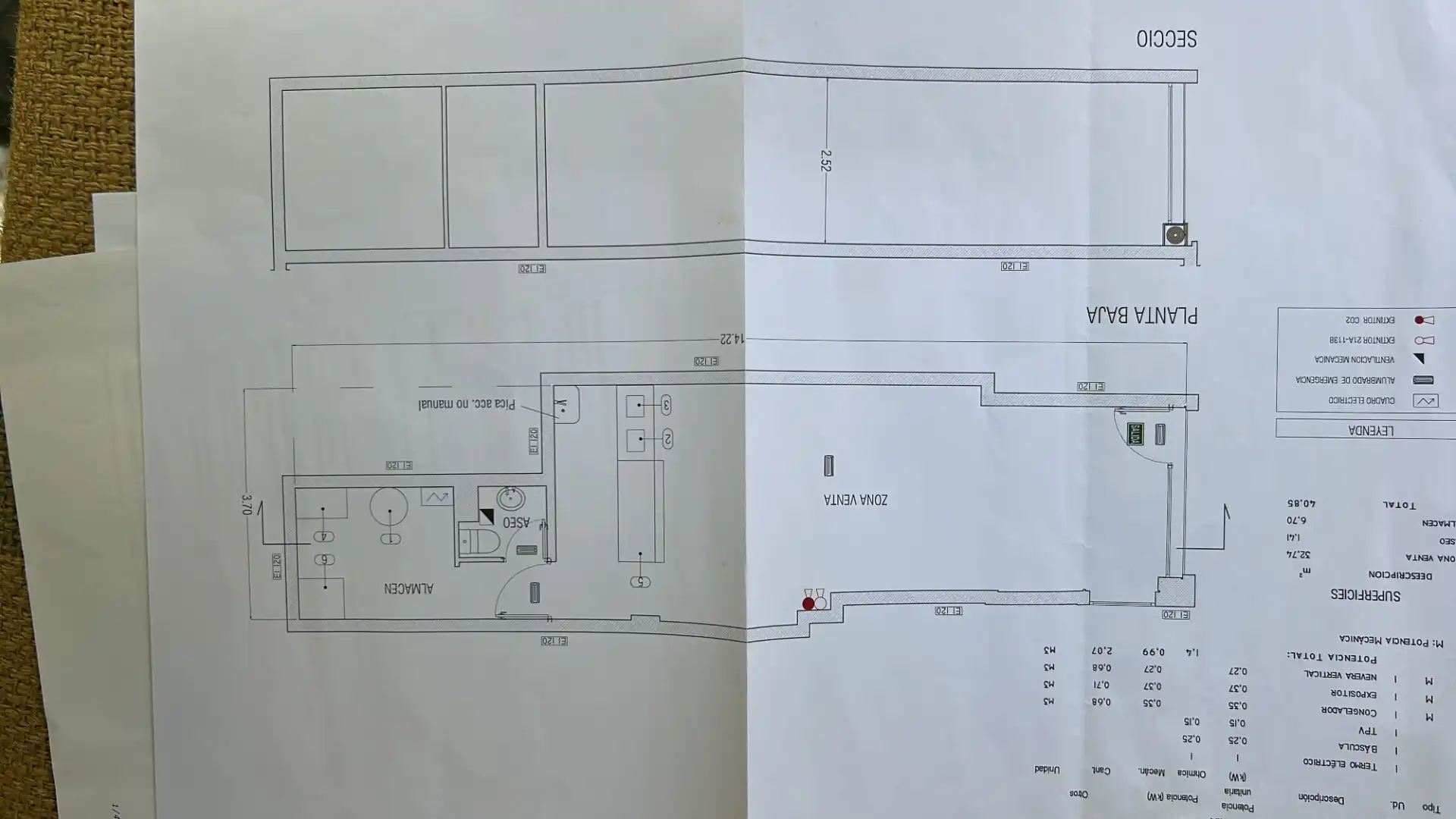 Business premises for transfer in Eixample, imagen 3
