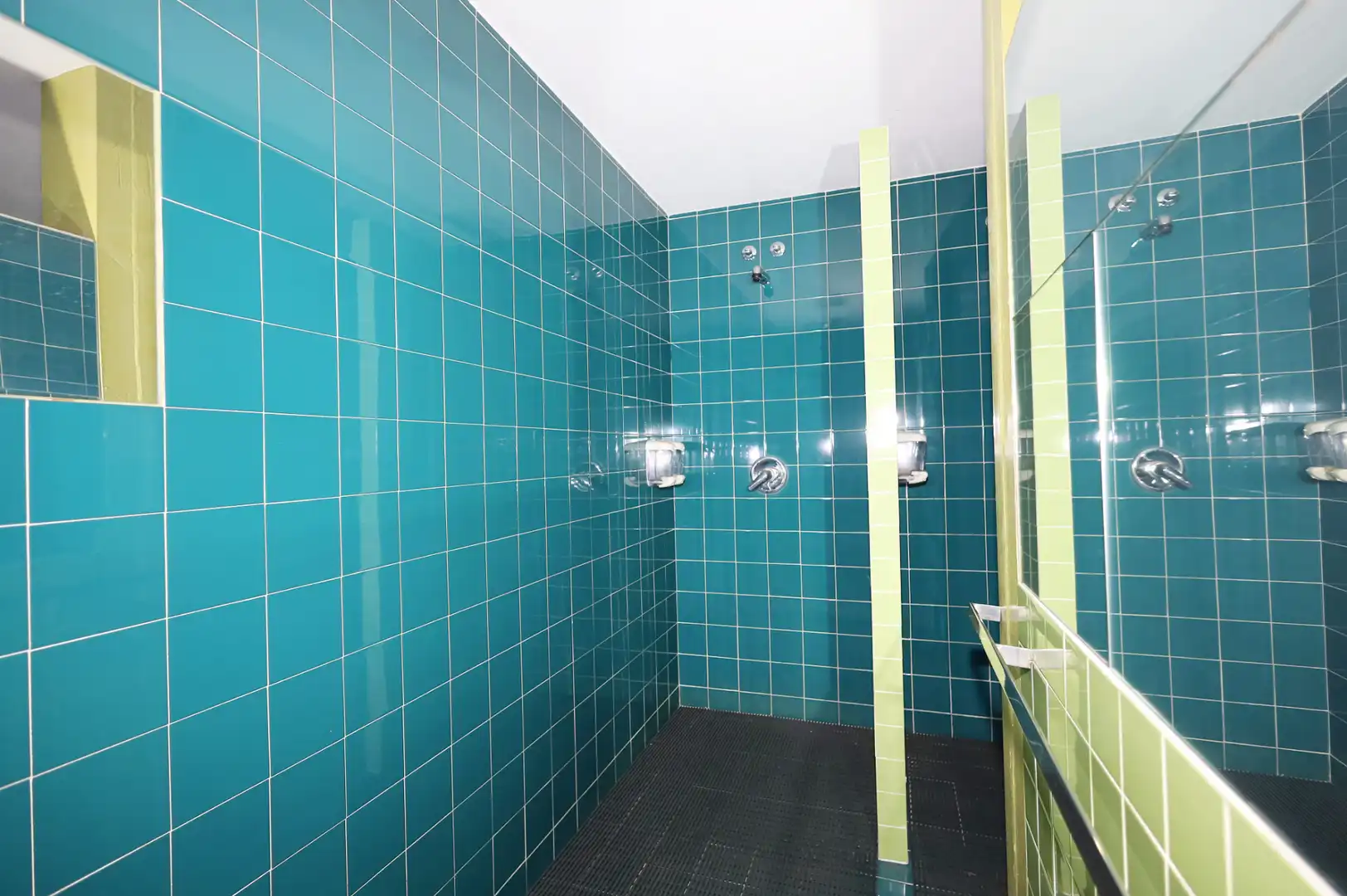 Badezimmer von Geschaftsraum zur Miete in Madrid mit Klimaanlage, Heizung und Möbliert
