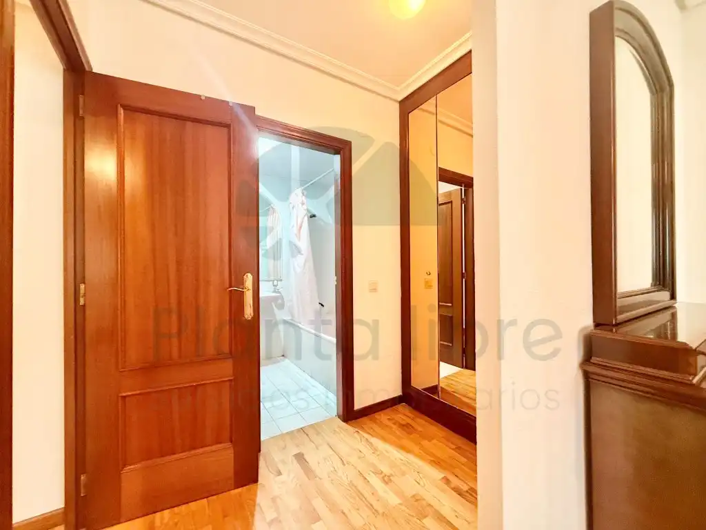 Flat for sale in  Logroño  with Air Conditioner and Balcony