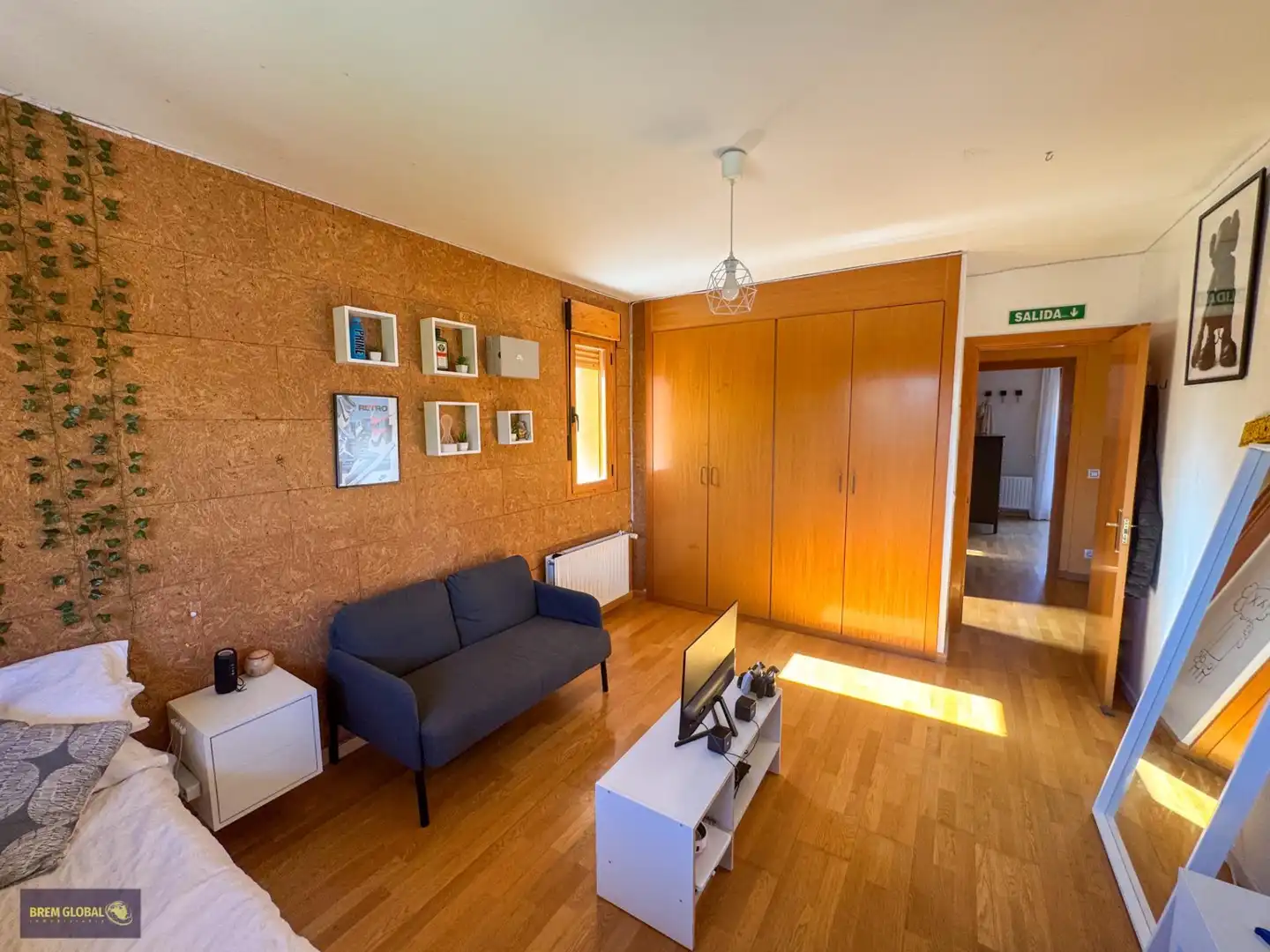 Sala de estar de Casa adosada en venta en Lozoyuela-Navas-Sieteiglesias con Calefacción, Jardín privado y Terraza