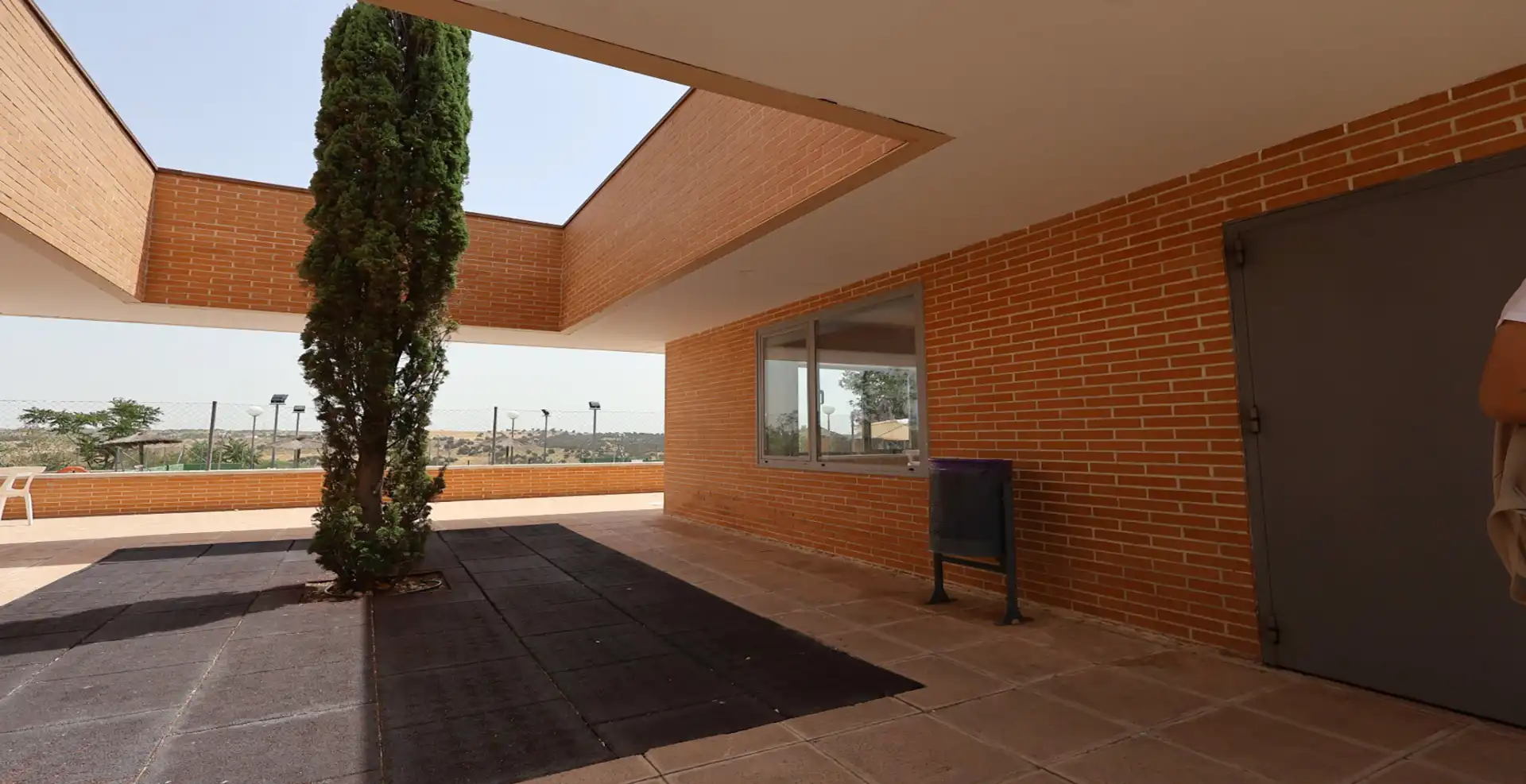 Vista exterior de Casa adosada en venda en Toledo amb Jardí privat, Terrassa i Traster