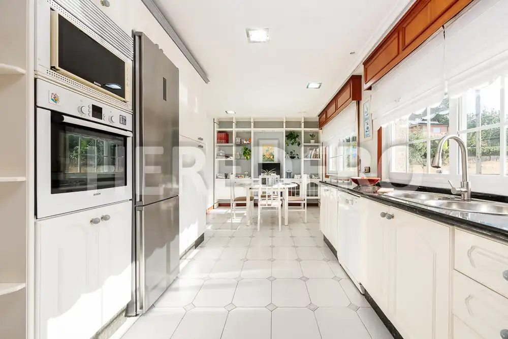 Cocina de Casa o chalet en venta en Vigo  con Calefacción, Jardín privado y Terraza
