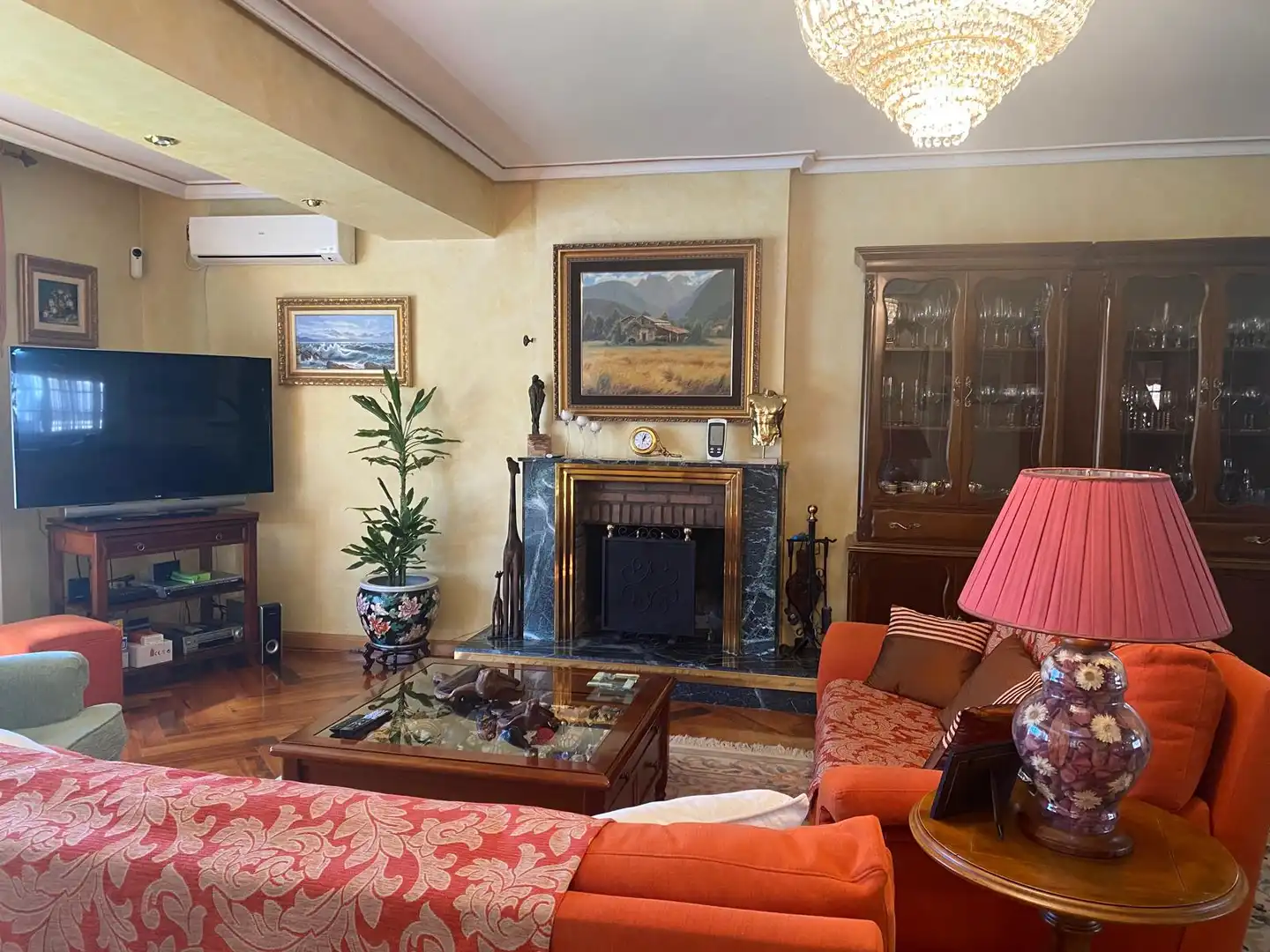 Sala de estar de Casa o chalet en venta en Aranjuez con Aire acondicionado, Calefacción y Jardín privado