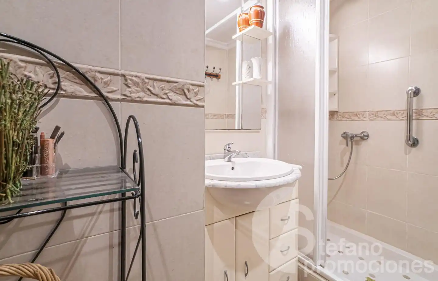 Bathroom of Flat for sale in Málaga  with Parquet flooring, Terrace and Storage room