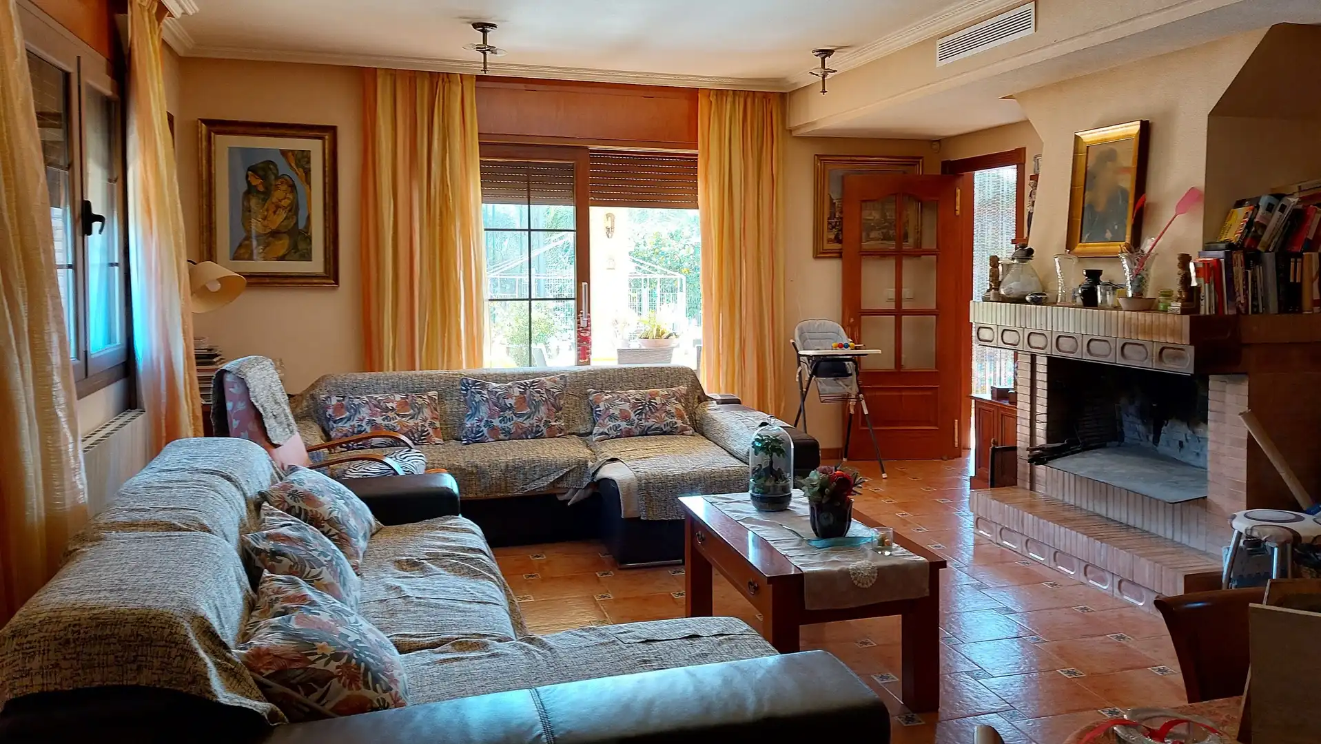 Sala d'estar de Casa o xalet en venda en Murcia amb Aire condicionat, Calefacció i Terrassa