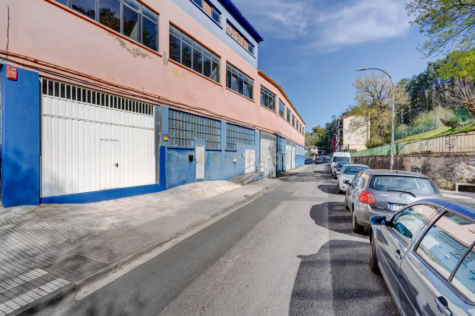 Außenansicht von Fabrikhallen zum Verkauf in Elgoibar