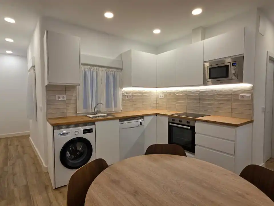 Cocina de Piso de alquiler en Madrid con Calefacción, Amueblado y Horno