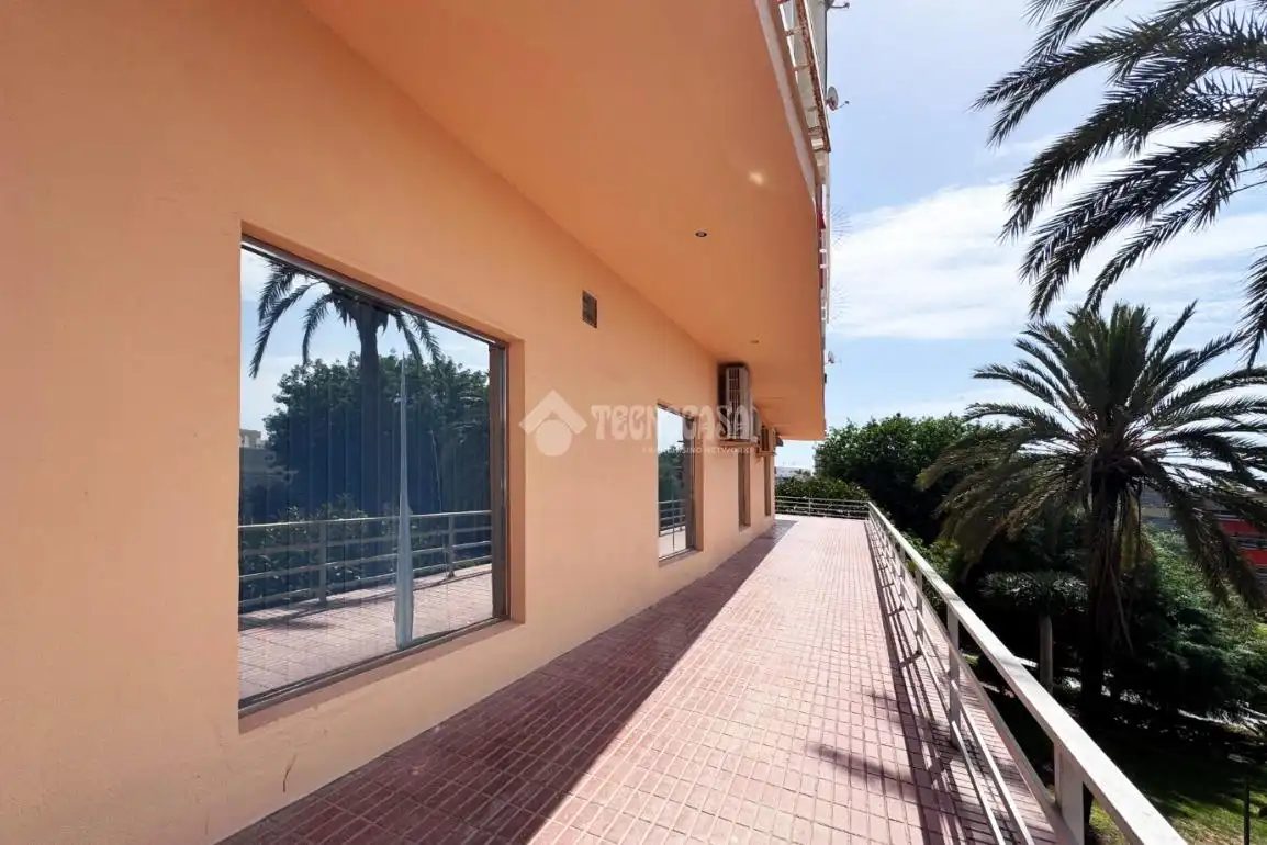 Außenansicht von Geschaftsraum zur Miete in Torremolinos mit Klimaanlage, Heizung und Alarm