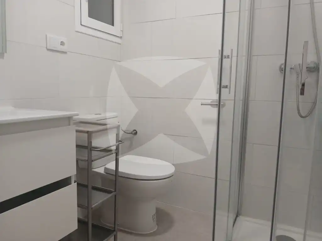 Bany de Pis de lloguer en Cáceres amb Aire condicionat i Terrassa