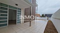 Vista exterior de Casa adosada en venda en Cambrils amb Aire condicionat, Jardí privat i Terrassa