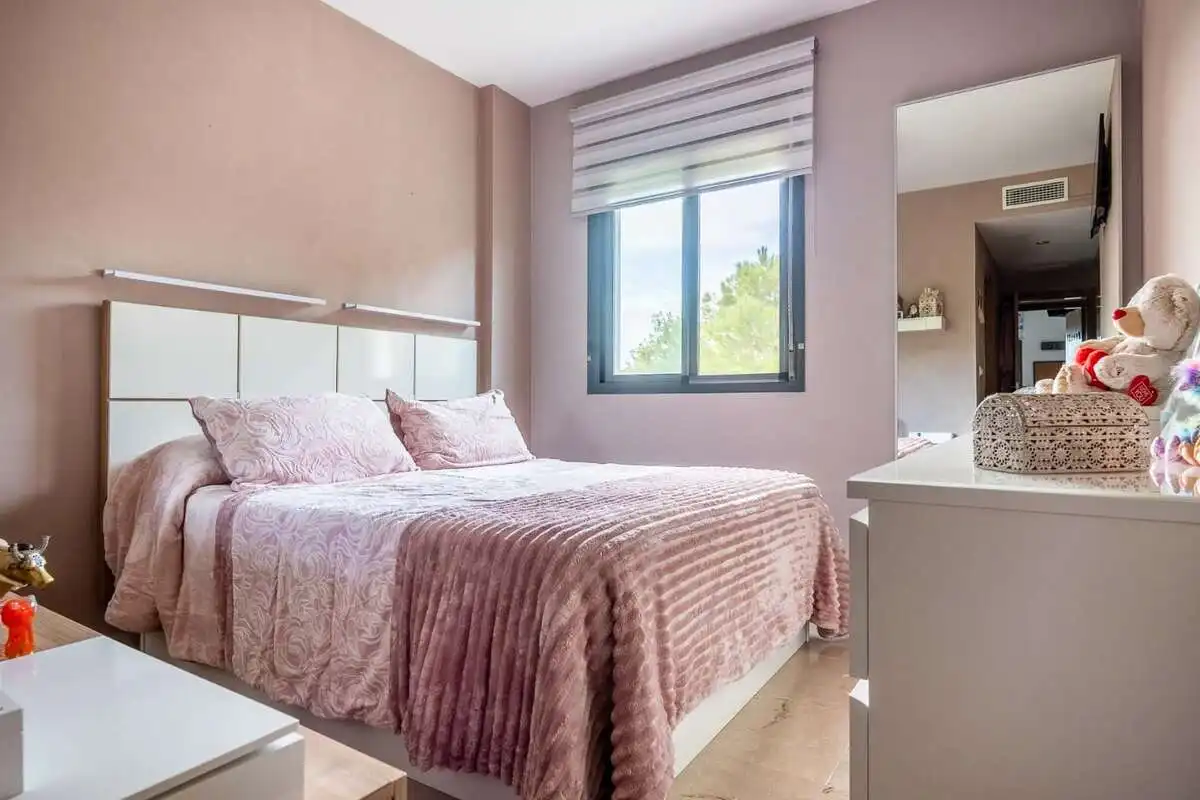 Bedroom of Flat for sale in Sevilla  with Air Conditioner, Heating and Storage room