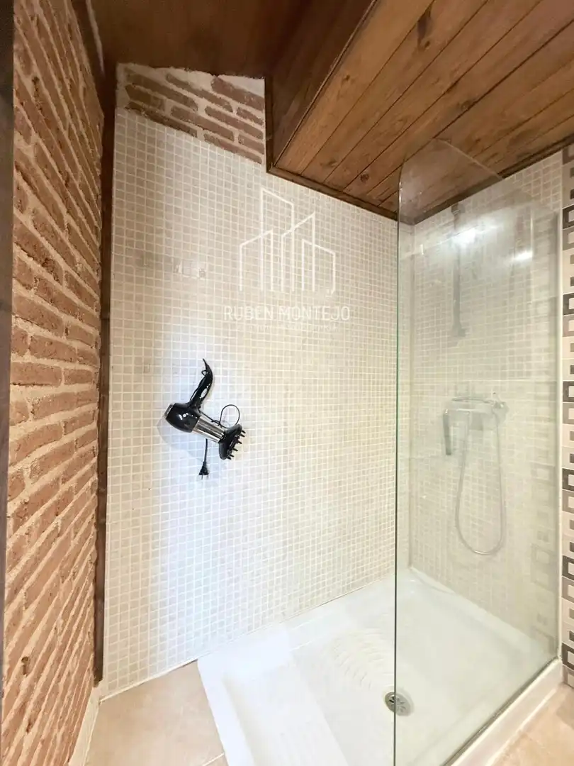 Bany de Casa o xalet de lloguer en San Esteban de la Sierra amb Aire condicionat, Calefacció i Terrassa
