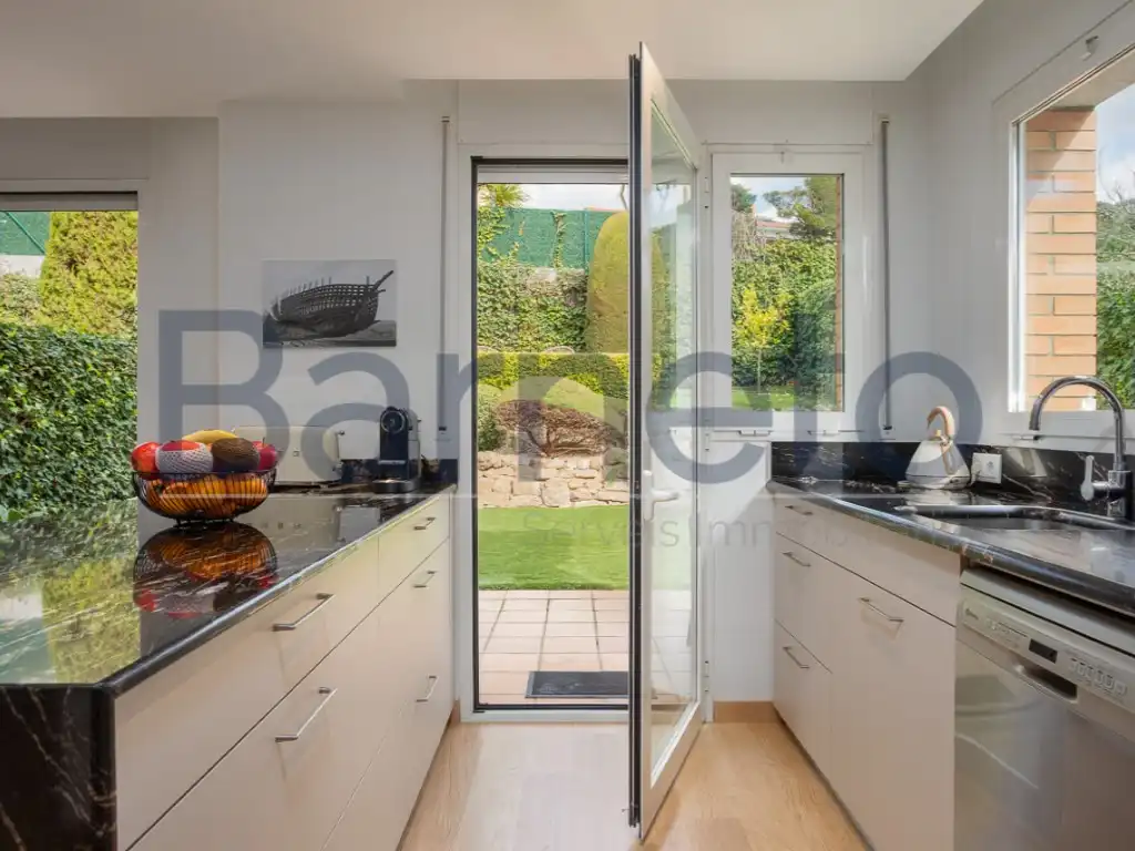 Kitchen of Houses for sale in Girona  with Air Conditioner