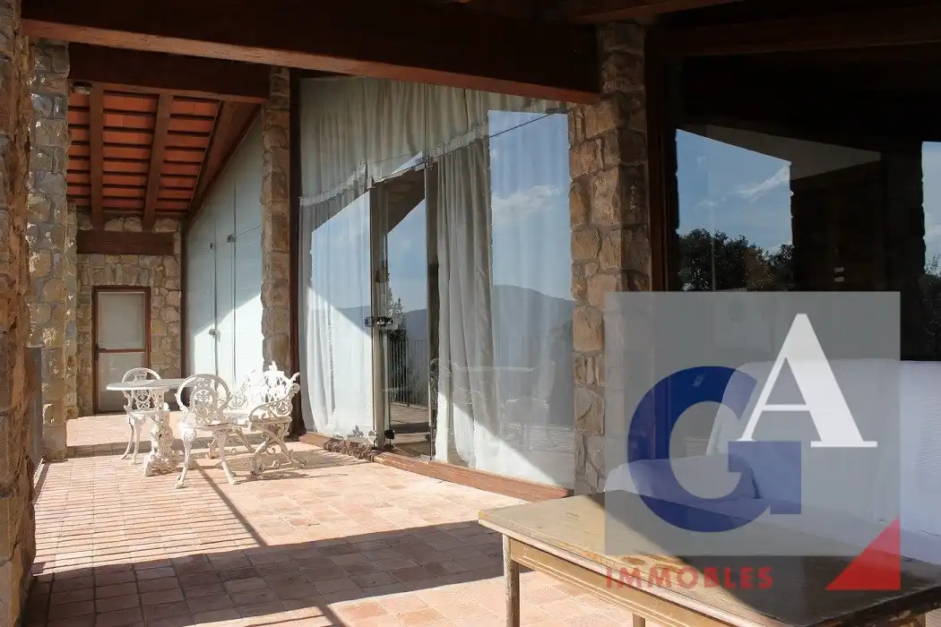 Casa rústica amb terrassa en venda a Sant Joan Les Fonts, imagen 47