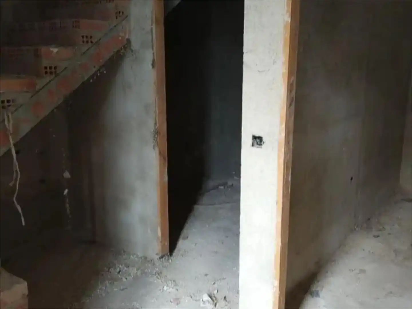 Casa adosada en venda en Brenes amb Balcó