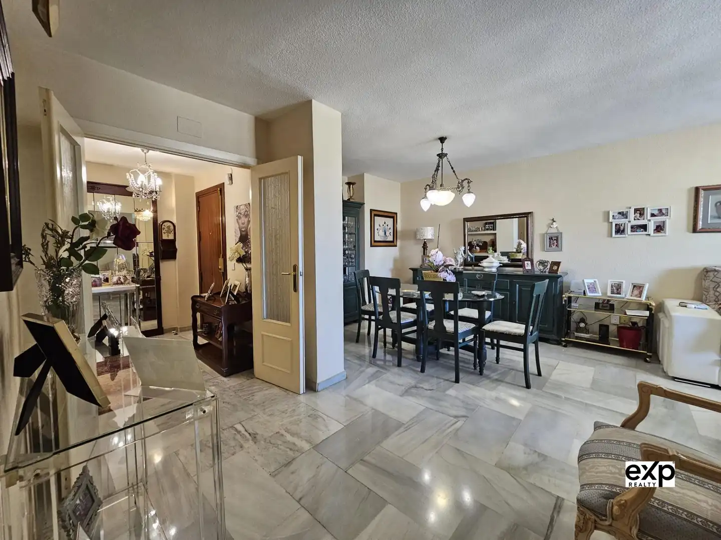Dining room of Flat for sale in Fuengirola  with Air Conditioner, Swimming Pool and Furnished