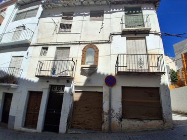 Casa aparellada amb balcó en venda a Güéjar Sierra