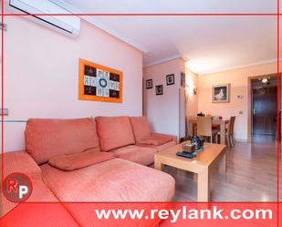 Living room of Flat for sale in San Fernando de Henares  with Air Conditioner, Heating and Parquet flooring