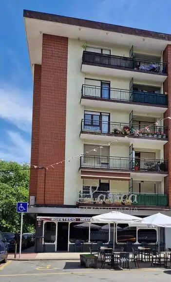 Terrasse von Geschaftsraum zum Verkauf in Igorre mit Klimaanlage und Möbliert
