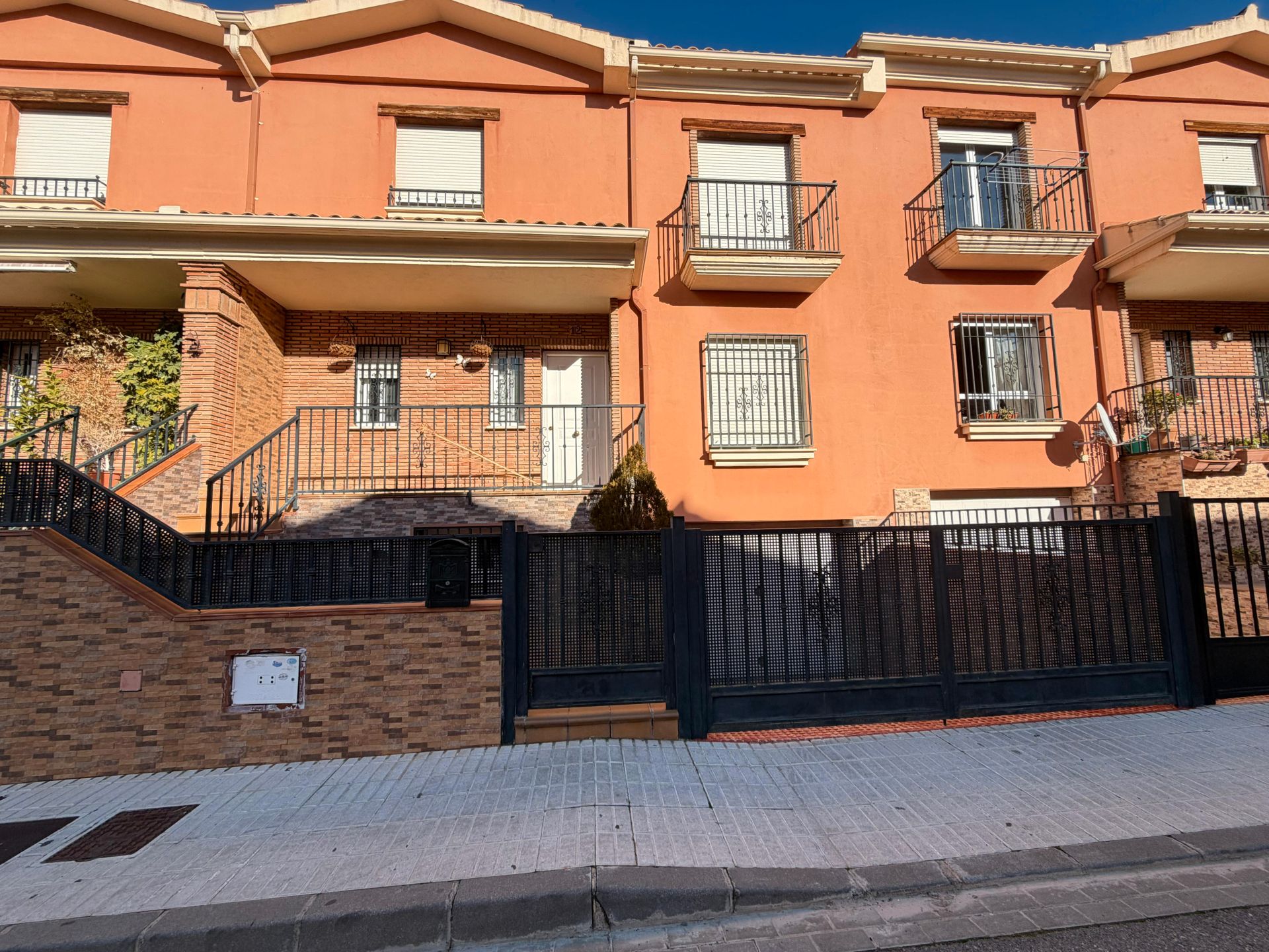Vista exterior de Casa o xalet de lloguer en Pulianas amb Aire condicionat, Calefacció i Parquet